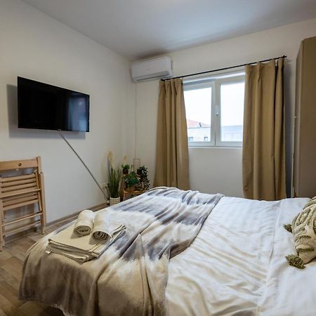 Cozy Studio Retreat - Quiet, Premium Stay Timisoara Luaran gambar
